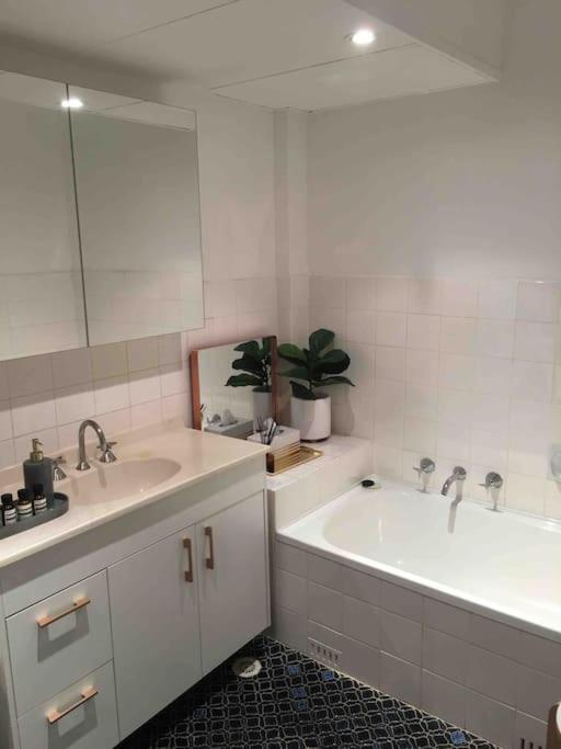 Harbourside Style, 2 Bed, A/C, Pool -Elizabeth Bay Apartment Сидни Екстериор снимка